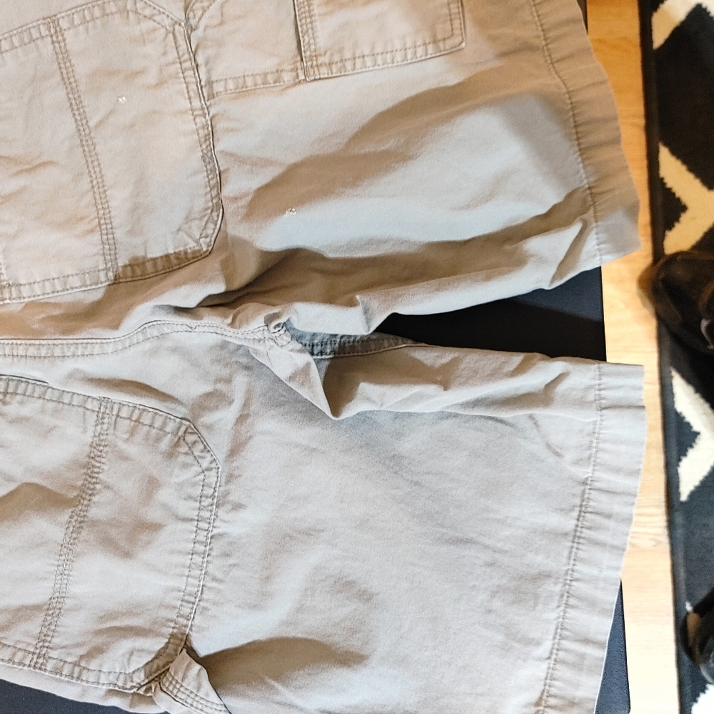 Shorts - Picture 3 of 3